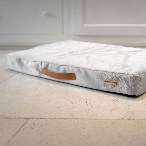 Lords & Labradors Essentials Twill Orthopaedic Mattress in Linen